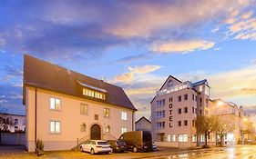 Hotel Zur Schmiede  3*